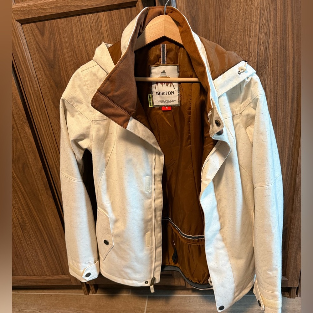 Burton women’s ski jacket size M